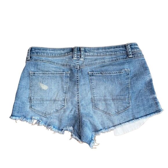 Rewash Denim Distressed Jean Shorts - Size 11/30 - Picture 6 of 6